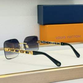 Picture of Louis Vuitton Sunglasses _SKUfw77095920fw